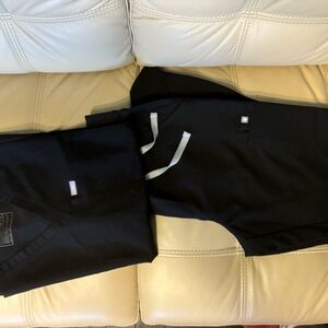 FIGS 2 piece set